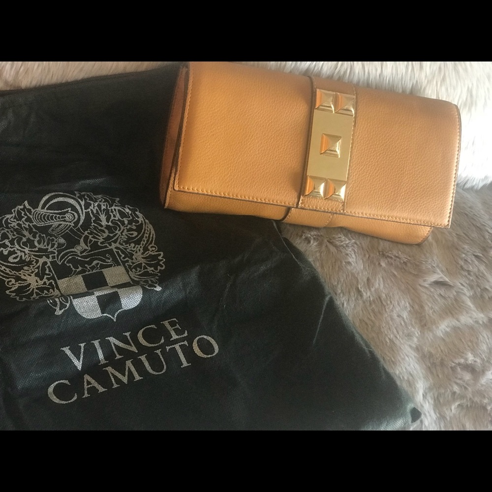 VINCE CAMUTO LOUISE CLUTCH
